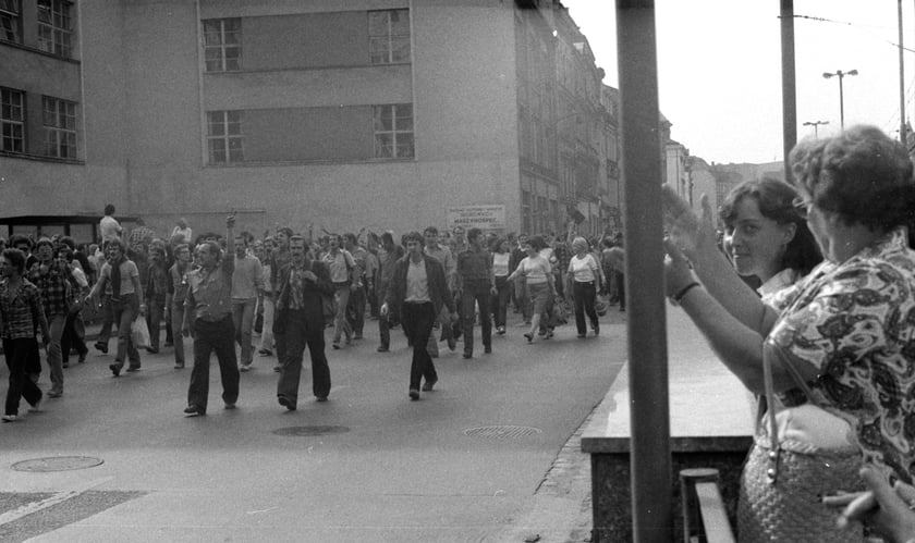 Manifestacje na ulicach Wrocławia w sierpniu 1982 roku