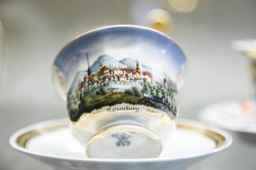 Eksponaty na wystawie &bdquo;Śląsk: kraina porcelany&rdquo; w Starym Ratuszu. Obejrzymy je do końca grudnia 2023
