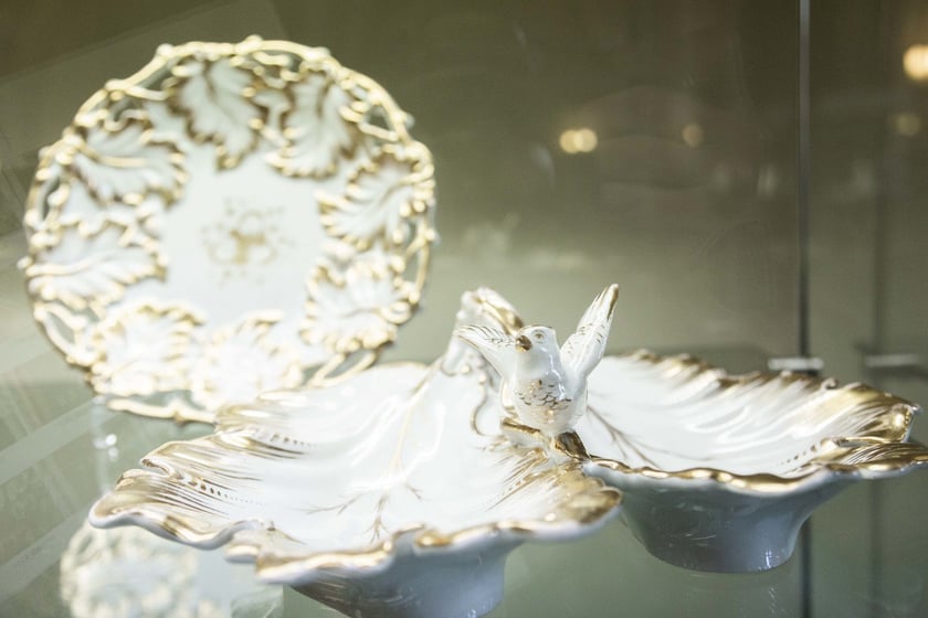 Eksponaty na wystawie &bdquo;Śląsk: kraina porcelany&rdquo; w Starym Ratuszu. Obejrzymy je do końca grudnia 2023