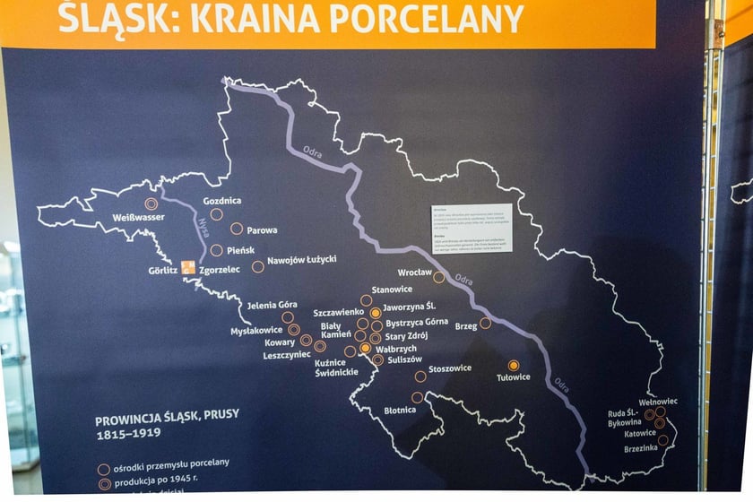 Eksponaty na wystawie &bdquo;Śląsk: kraina porcelany&rdquo; w Starym Ratuszu. Obejrzymy je do końca grudnia 2023