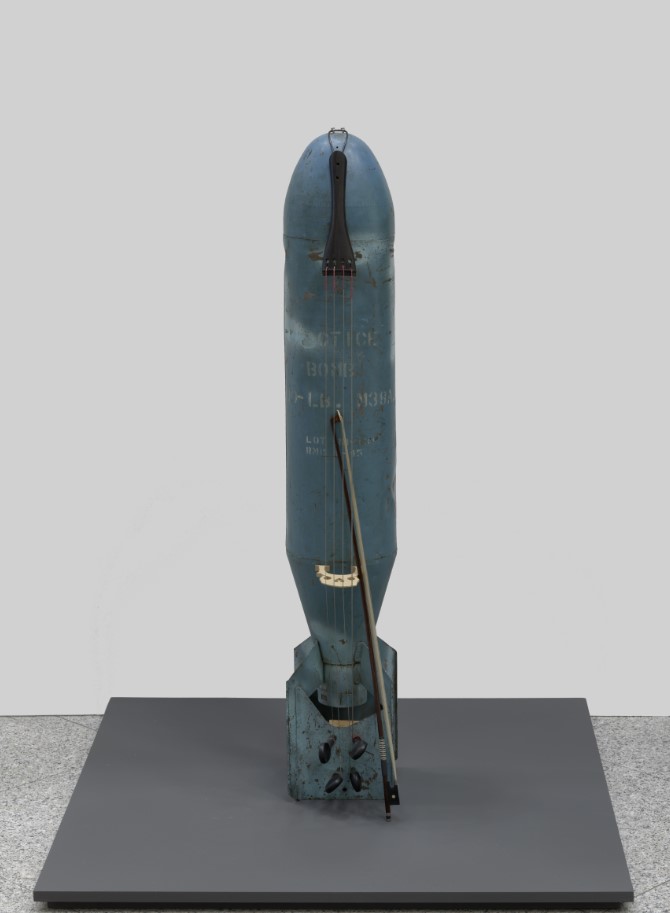 Charlotte Moorman,&nbsp; Bomb Cello (Performance Bomb for John Cage's 26&rsquo;1.1499&rdquo; for A String Player), 1965_90 Schenkung Sammlung Hoffmann, Staatliche Kunstsammlungen Dresden,&nbsp; Courtesy of Charlotte Moorman A