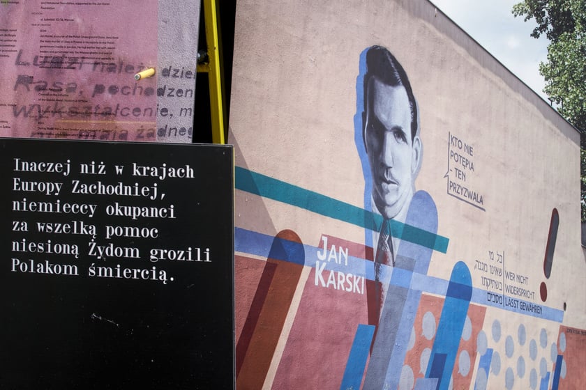 Wystawa &bdquo;Pełno ich nigdzie. Przywracanie pamięci o polskich Żydach w przestrzeni miejskiej&rdquo; na wrocławskim rynku&nbsp;