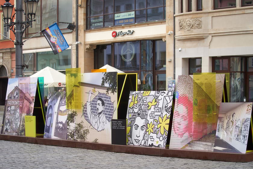 Wystawa &bdquo;Pełno ich nigdzie. Przywracanie pamięci o polskich Żydach w przestrzeni miejskiej&rdquo; na wrocławskim rynku&nbsp;