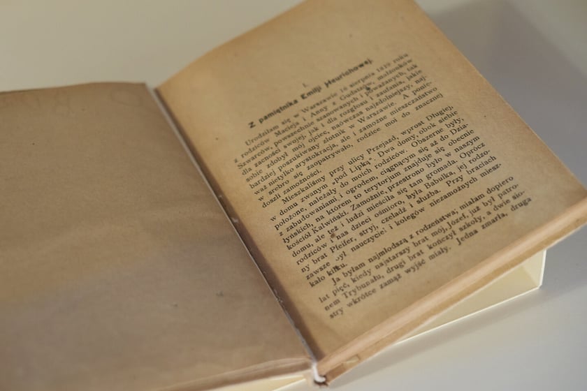 Książka ze wspomnieniami z powstania Emilii Heurichowej i Teodory z Heurich&oacute;w Kiślańskiej. Wystawa &bdquo;Czarna sukienka. Patriotki w walce o wolność&rdquo;&nbsp;