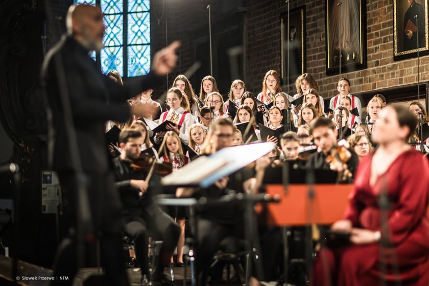 Koncert w Kolegiacie św. Krzyża i Bartłomieja z udziałem m.in. Ch&oacute;ru Dziewczęcego NFM