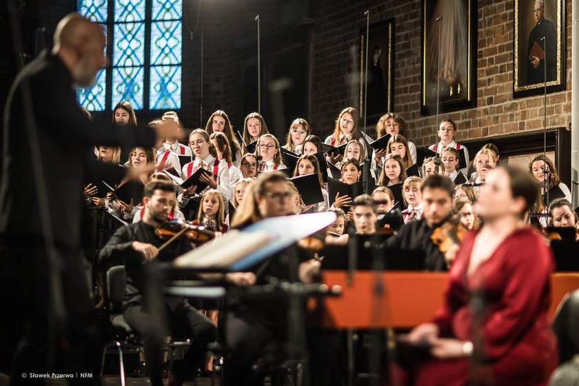 Koncert w Kolegiacie św. Krzyża i Bartłomieja z udziałem m.in. Ch&oacute;ru Dziewczęcego NFM