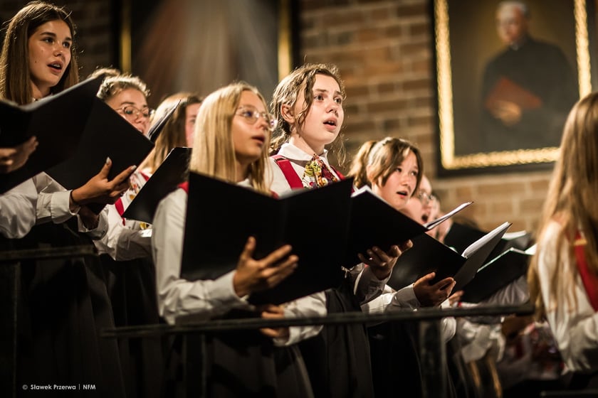 Koncert w Kolegiacie św. Krzyża i Bartłomieja z udziałem m.in. Ch&oacute;ru Dziewczęcego NFM