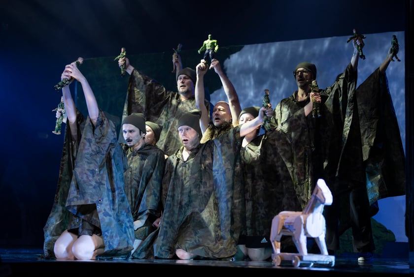 Scena ze spektaklu &bdquo;Odyseja&rdquo; na podstawie Homera we Wrocławskim Teatrze Lalek