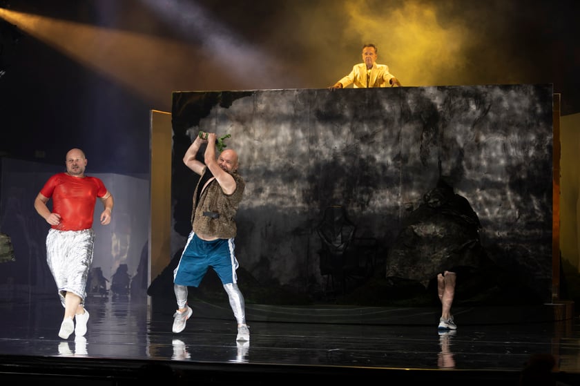 Scena ze spektaklu &bdquo;Odyseja&rdquo; na podstawie Homera we Wrocławskim Teatrze Lalek