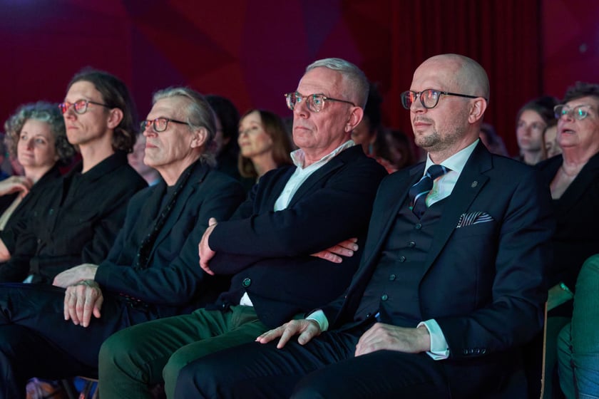 Wiceprezydent Wrocławia Jakub Mazur, Jerzy Pietraszek, dyrektor Wydziału Kultury UM, Piotr Krajewski z WRO Art Centre, dziennikarz Maciej Przestalski, kuratorka Karolina Bieniek&nbsp;