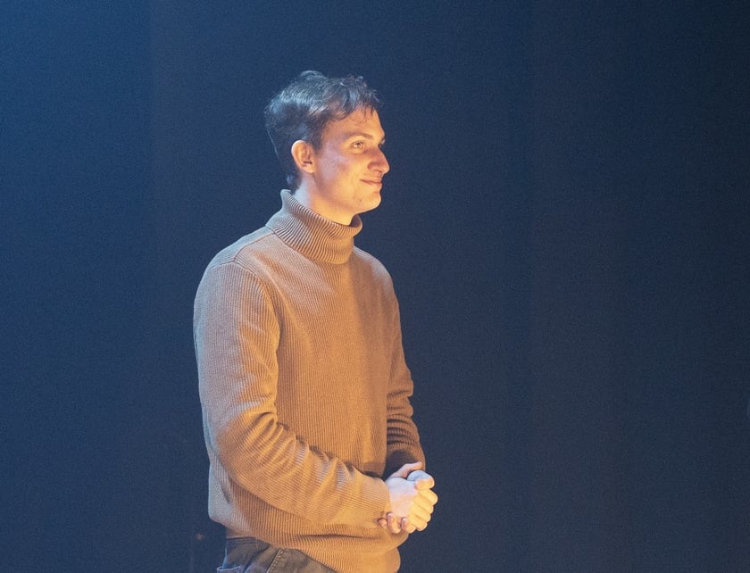 Spektakl &bdquo;Gotyk polski&rdquo; &ndash; pierwsza premiera Teatru Dialogu w Dawnej Pralni &ndash; na scenie Michał Jagodziński, dyrektor teatru