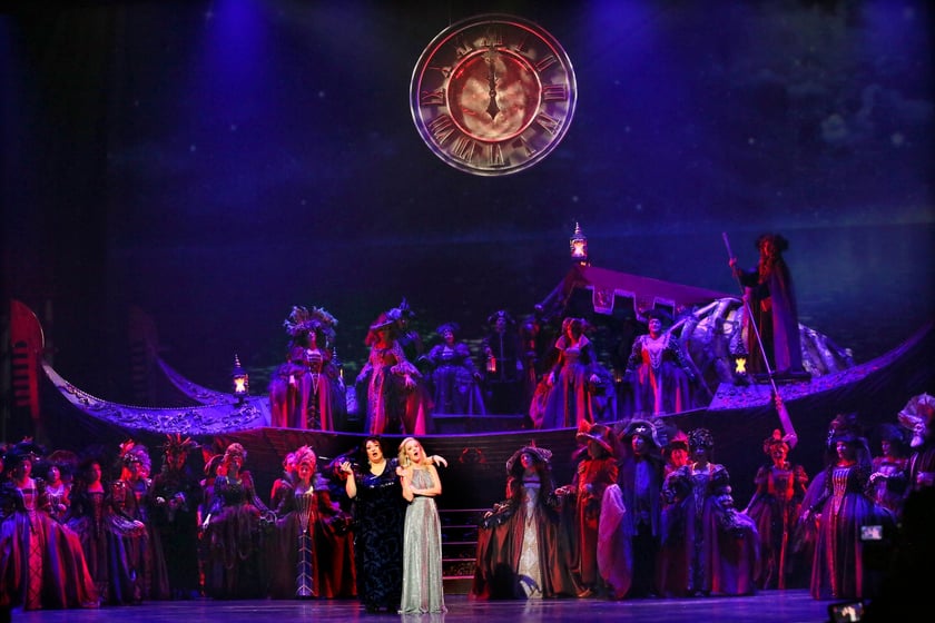 Artyści Opery Wrocławskiej i goście podczas gali &bdquo;Opera Italia&rdquo;