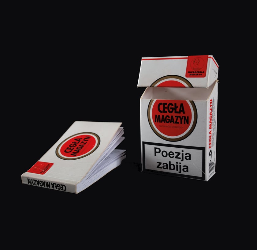 "Cegła" w formie pudełka od papieros&oacute;w