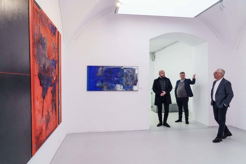 Wystawa obrazów Mariana Waldemara Kuczmy w Galerii Miejskiej we Wrocławiu