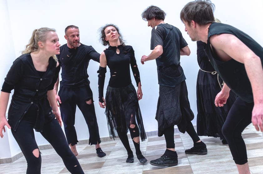 Nowy wrocławski teatr Enklawa &ndash; pr&oacute;by do spektaklu &bdquo;Ubu kr&oacute;l, czyli Polacy&rdquo;