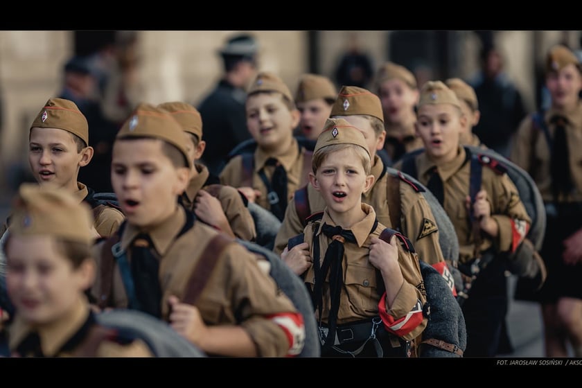 Kadr z filmu "Filip" montowanego przez nagrodzonego Nikodema Chabiora