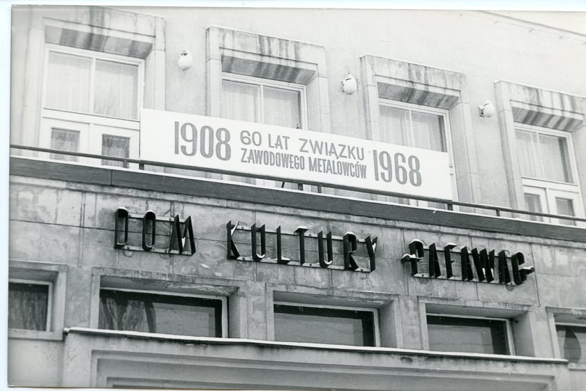 Archiwalne zdjęcie domu kultury