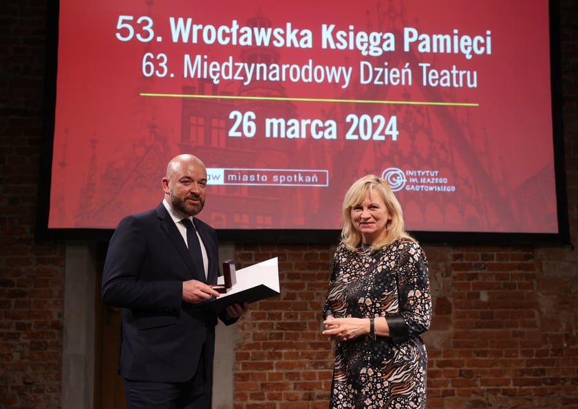 53. Wrocławska Księga Pamięci z okazji 63. Międzynarodowego Dnia Teatru