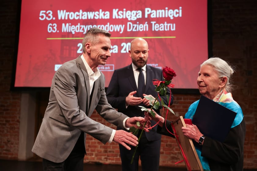 53. Wrocławska Księga Pamięci z okazji 63. Międzynarodowego Dnia Teatru &ndash; laur odbiera Krzesisława Dubiel&oacute;wna