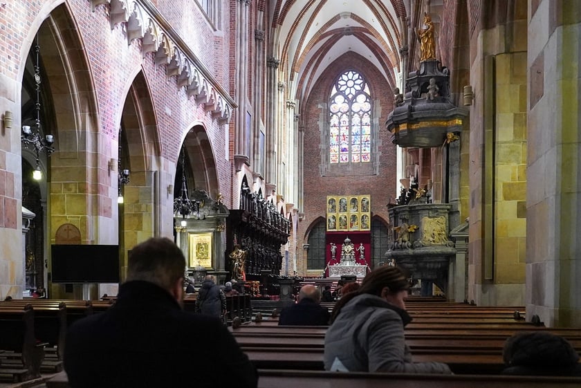 Katedra wrocławska wkr&oacute;tce będzie miała wyremontowane kolejne dzieło sztuki &ndash; wspaniałe i największe w Polsce organy