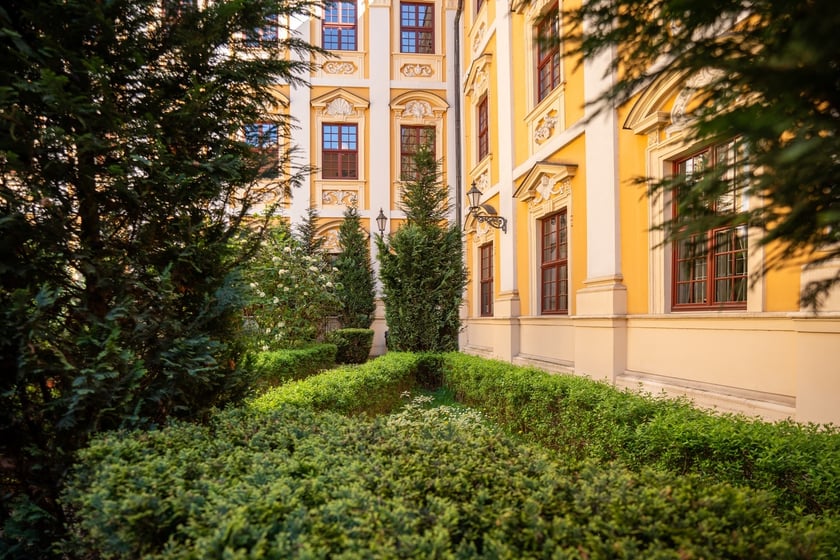 Wirydarz Instytutu Filologicznego Uniwersytetu Wrocławskiego