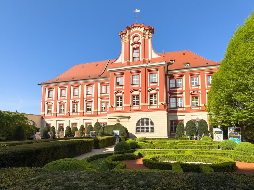 Ogr&oacute;d Ossolineum w pełnej krasie