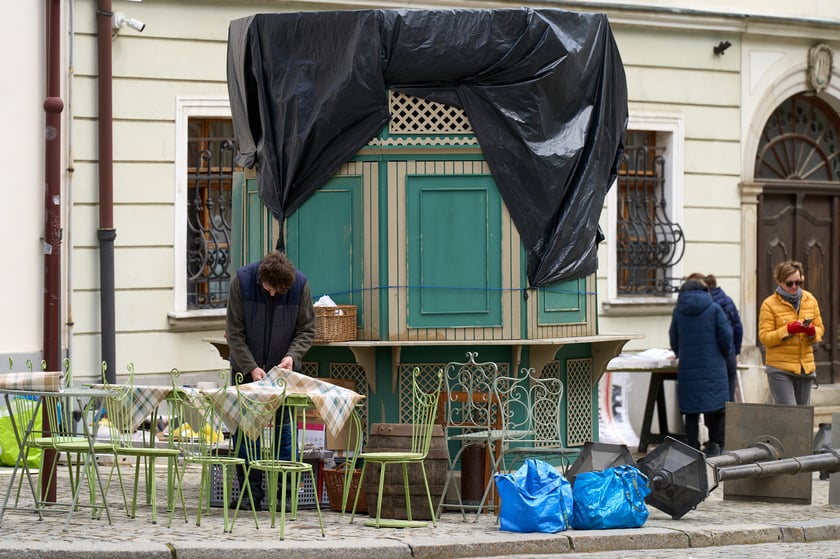 Na Ostrowie Tumskim stanęła scenografia - Wrocław zamienił się w niemieckie miasto z lat 30. XX wieku