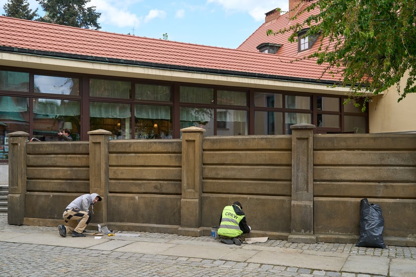 Na Ostrowie Tumskim stanęła scenografia - Wrocław zamienił się w niemieckie miasto z lat 30. XX wieku