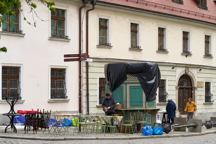 Na Ostrowie Tumskim stanęła scenografia - Wrocław zamienił się w niemieckie miasto z lat 30. XX wieku