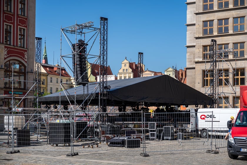 Scena na rynku już prawie gotowa na Gitarowy Rekord Świata 2024