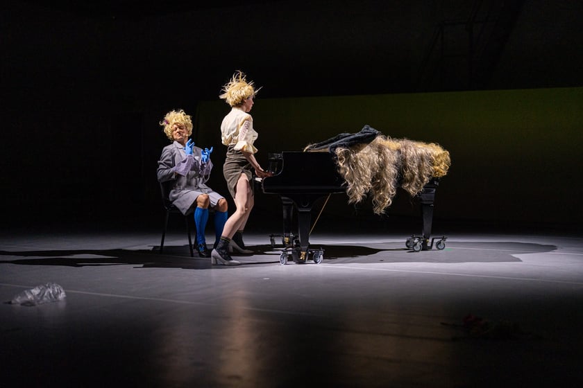 Scena ze spektaklu &bdquo;I love Chopin&rdquo; Wrocławskiego Teatru Pantomimy
