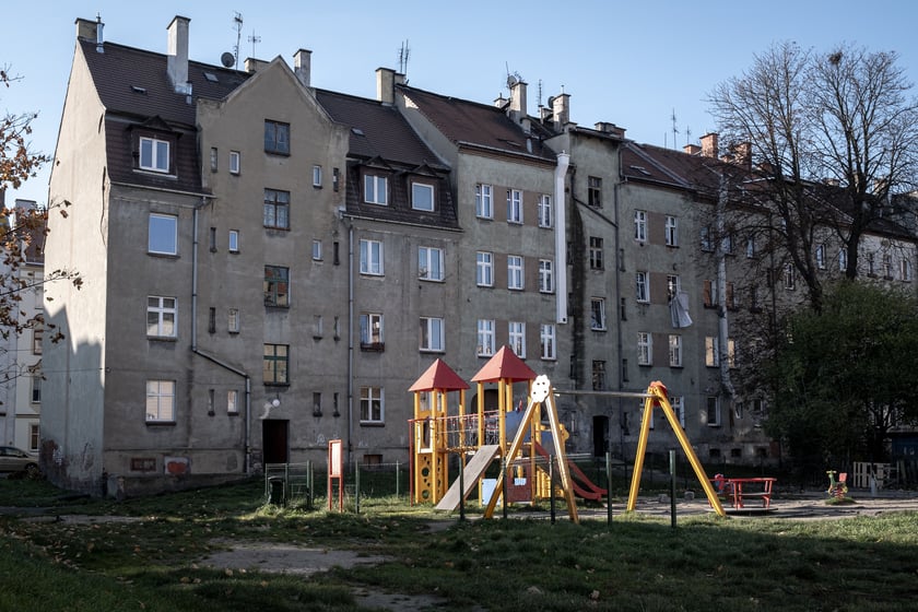Dzielnica Cudów, fotoreportaż z osiedla Zakaczawie w Legnicy