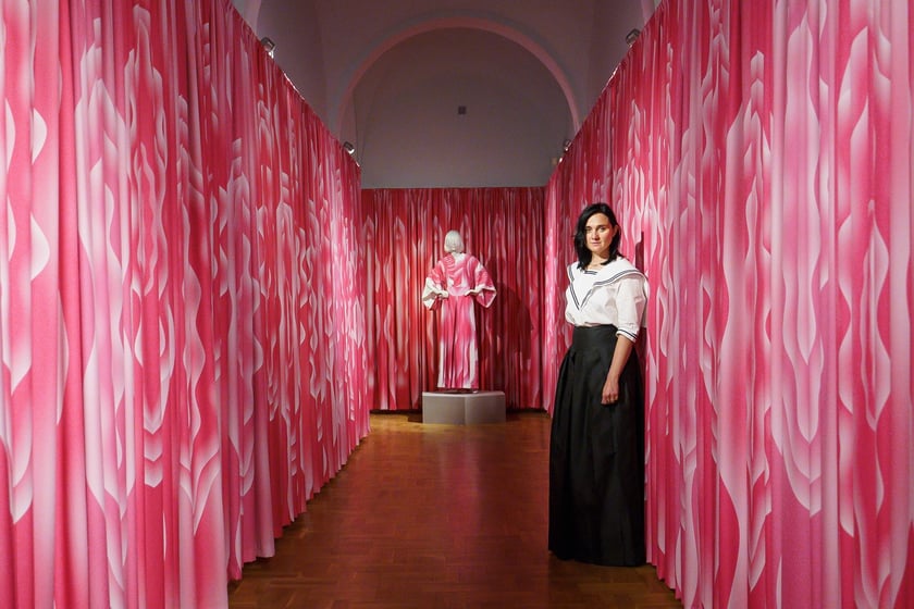 Wystawa &bdquo;Kimono jako doświadczenie. Język sztuki Joanny Hawrot&rdquo; w Muzeum Narodowym we Wrocławiu