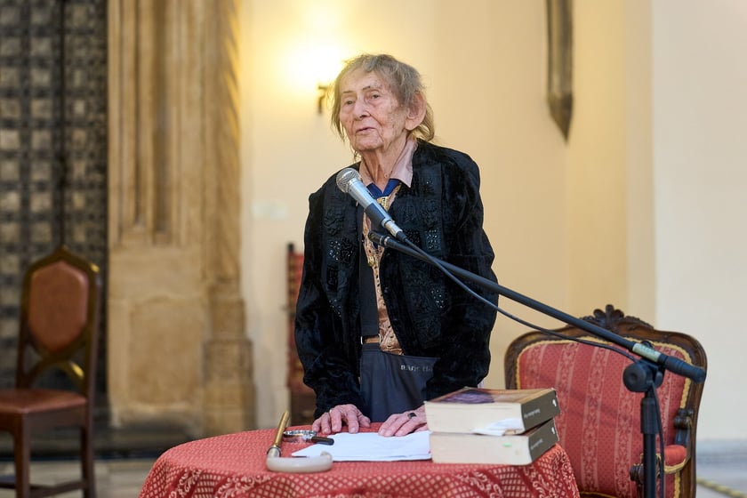 Uroczystość z okazji 93. urodzin poetki Urszuli Kozioł