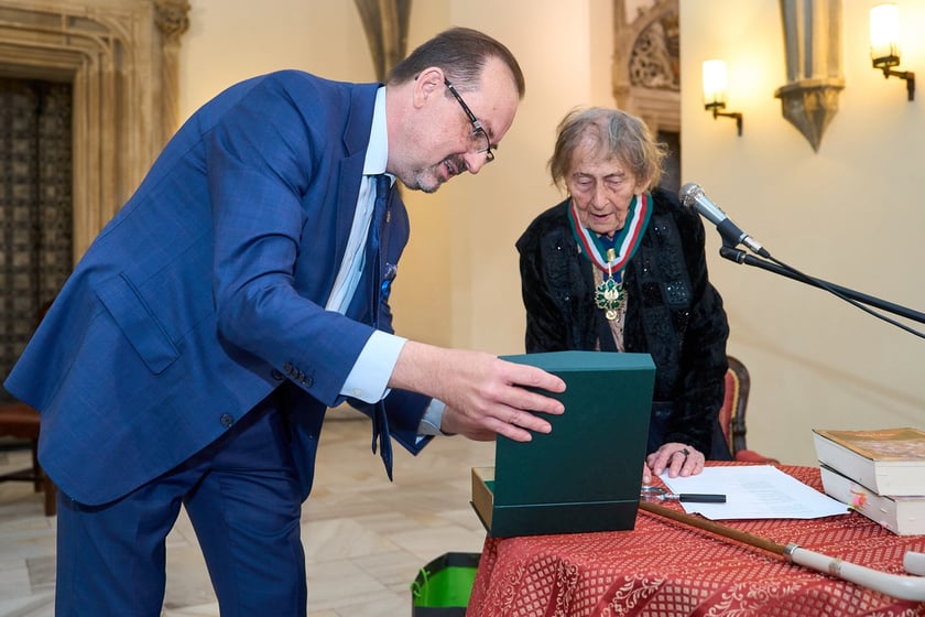 Uroczystość z okazji 93. urodzin poetki Urszuli Kozioł