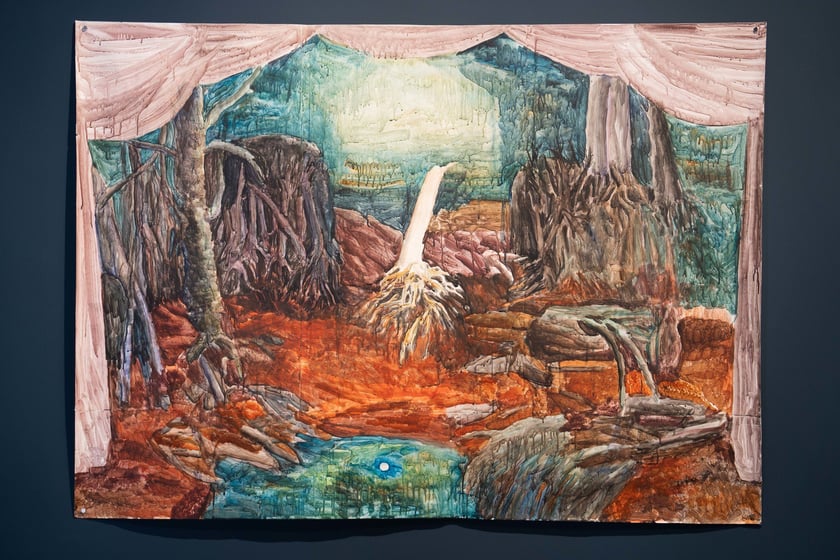 "Najważniejsze pytanie to czego chce bohaterka", akryl, papier klejony, 211 x 142 cm, 2023, z serii Mamy bilet w pierwszym rzędzie