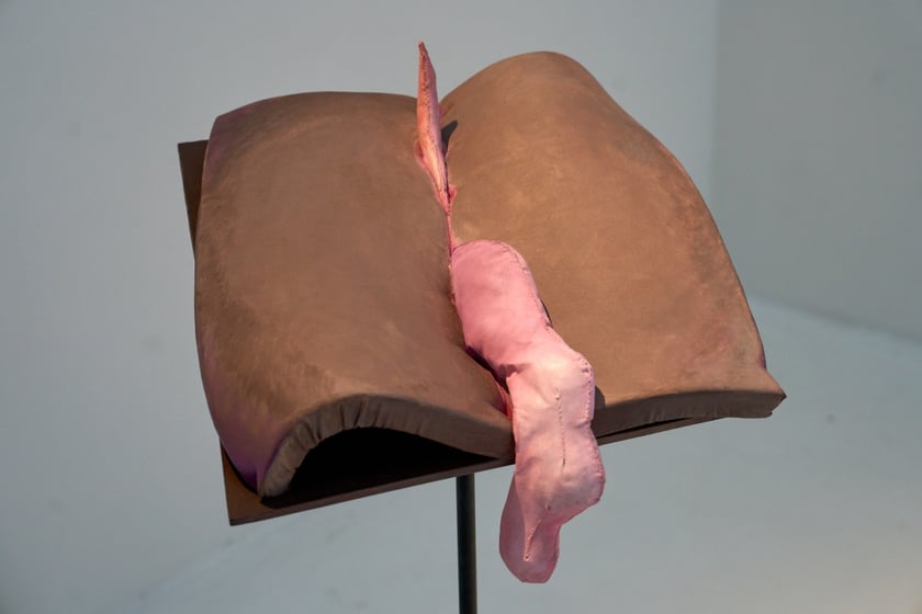 Prace Marii Pinińskiej-Bereś na wystawie w Pawilonie Czterech Kopuł we Wrocławiu