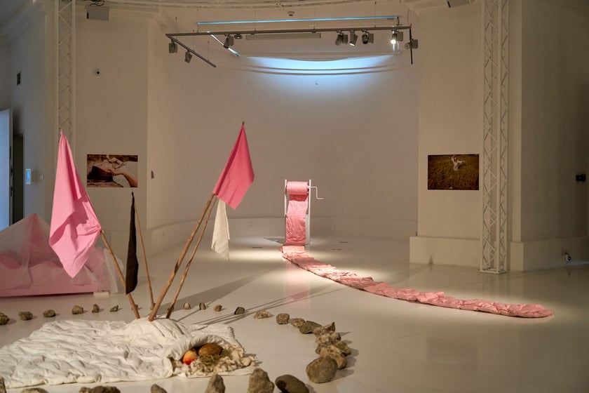 Prace Marii Pinińskiej-Bereś na wystawie w Pawilonie Czterech Kopuł we Wrocławiu