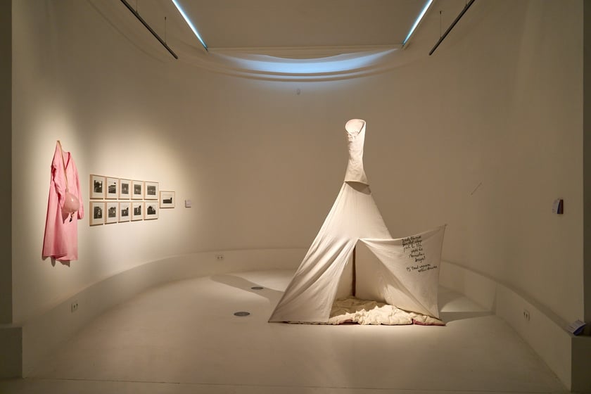 Prace Marii Pinińskiej-Bereś na wystawie w Pawilonie Czterech Kopuł we Wrocławiu