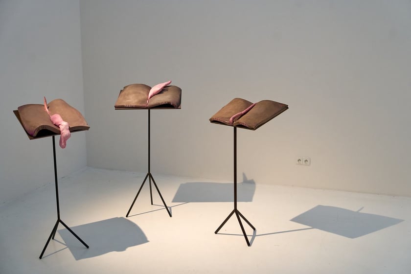 Prace Marii Pinińskiej-Bereś na wystawie w Pawilonie Czterech Kopuł we Wrocławiu