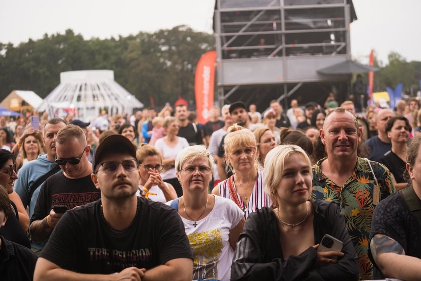 Santander Letnie Brzmienia 2024 &ndash; taki był piątek na Polach Marsowych