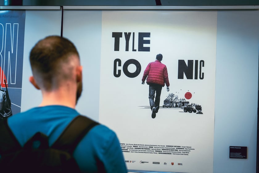 Wystawa plakat&oacute;w filmowych na I pietrze Kina Nowe Horyzonty