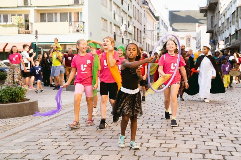 Kolorowa parada Lelenfant na ulicach Wrocławia, 29.07.2024