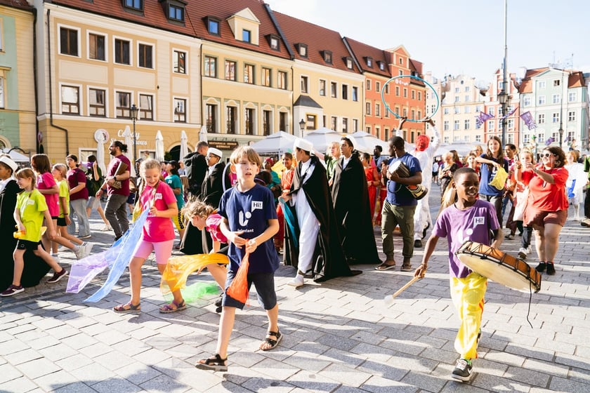 Kolorowa parada Lelenfant na ulicach Wrocławia, 29.07.2024