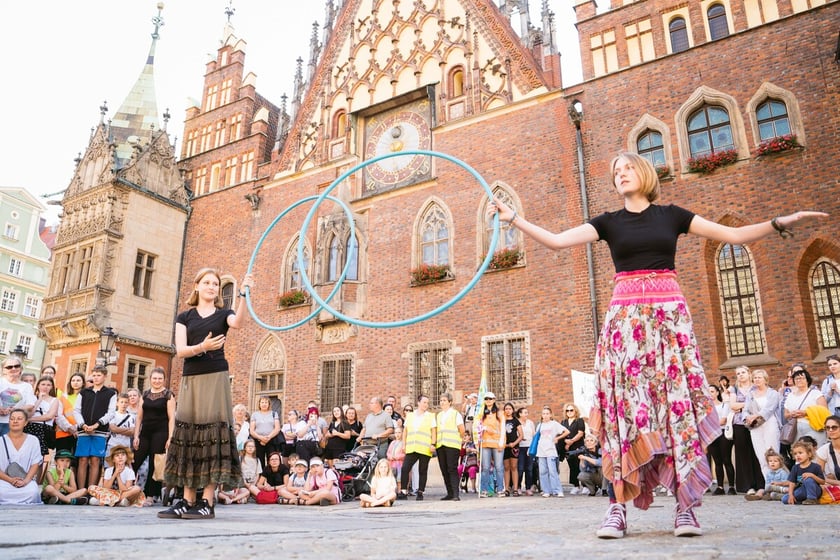 Kolorowa parada Lelenfant na ulicach Wrocławia, 29.07.2024