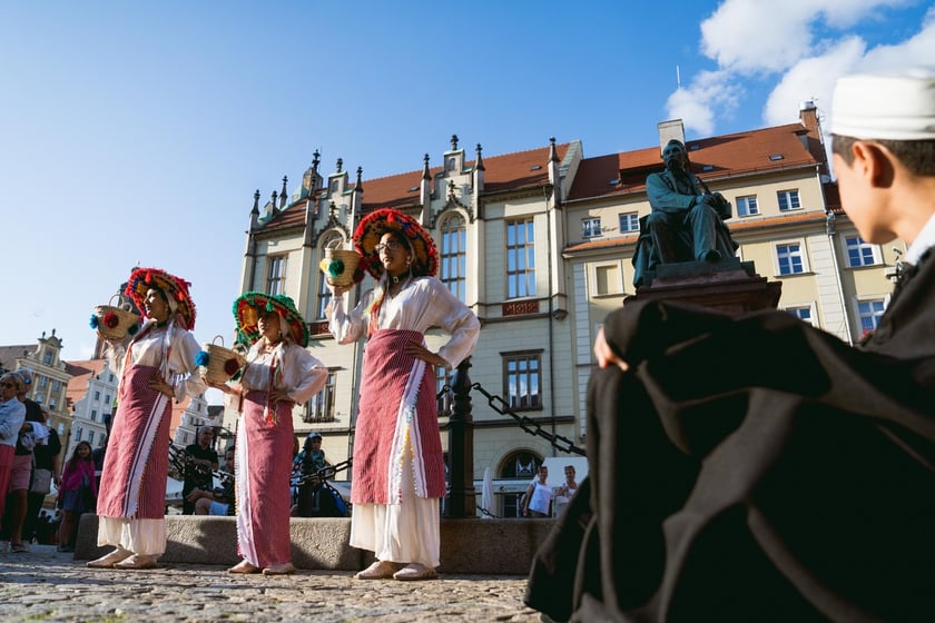 Kolorowa parada Lelenfant na ulicach Wrocławia, 29.07.2024
