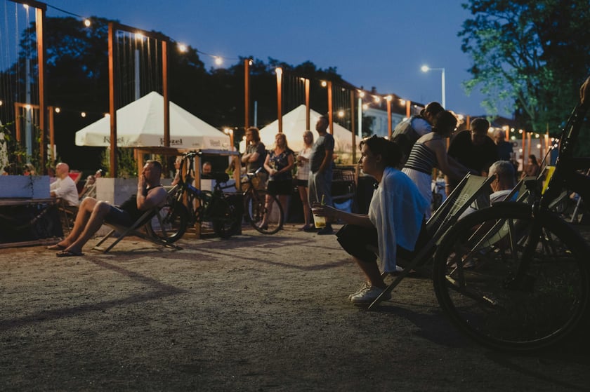 Koncert zespołu Outsider między przystankami Rondo a Sztabowa (24.08.2024)&nbsp;