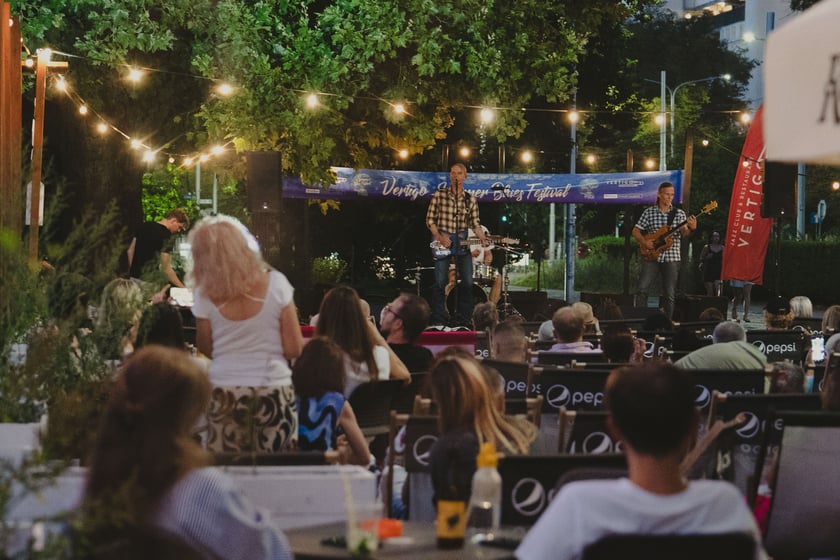 Koncert zespołu Outsider między przystankami Rondo a Sztabowa (24.08.2024)&nbsp;