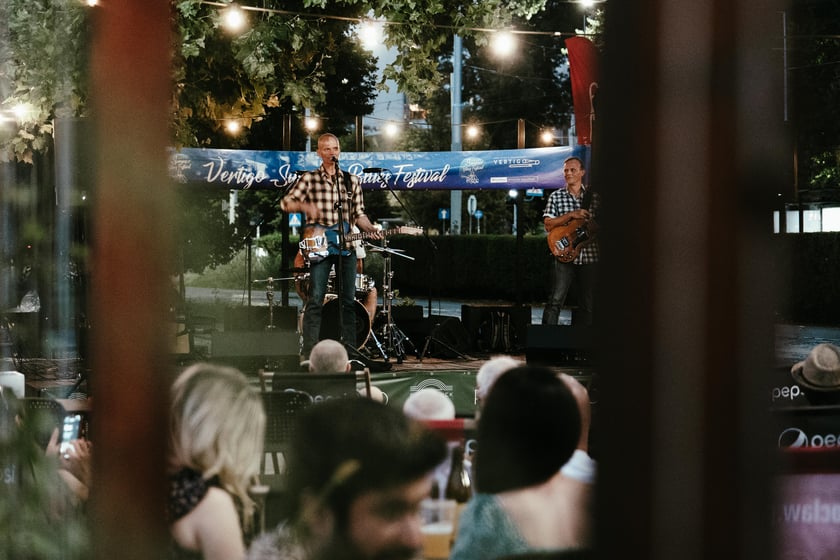 Koncert zespołu Outsider między przystankami Rondo a Sztabowa (24.08.2024)&nbsp;