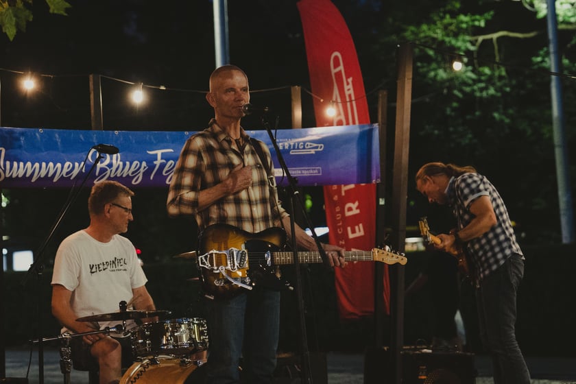 Koncert zespołu Outsider między przystankami Rondo a Sztabowa (24.08.2024)&nbsp;